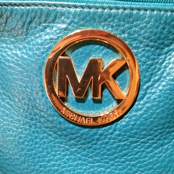 Michael Kors Blue Leather Crossbody Bag with Silver Hardware - Picture 3 of 8